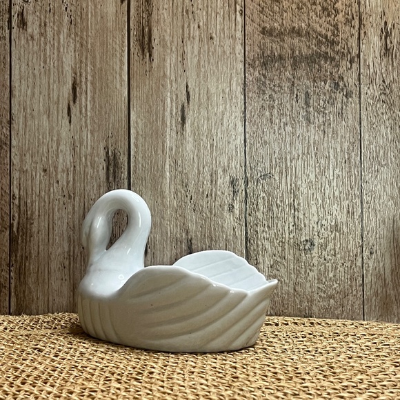 Vintage White Ceramic Swan Planter Dish Mid Century Decor - Picture 3 of 4